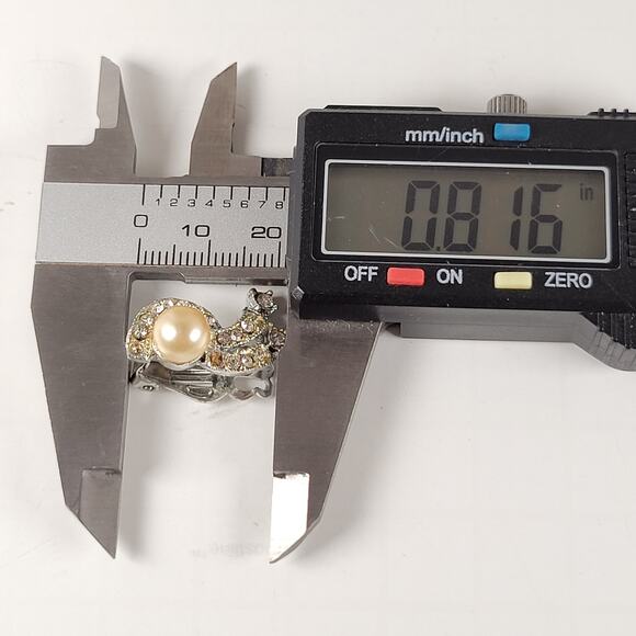 Vintage Japan Rhinestone Cream Pearl Clip-On Earrings Silver Tone Rhinestones - Picture 2 of 13